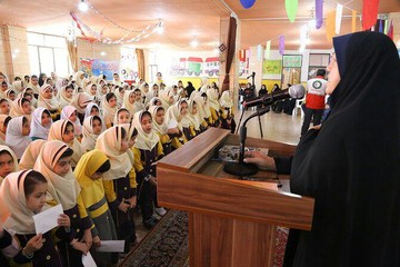 پویش «سیل مهربانی همکلاسی‌ها» در ۲ هزار و ۹۰۰ مدرسه استان چهارمحال‌وبختیاری برگزار شد 