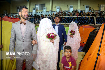 جشن ازدواج دو زوج سیل‌زده خوزستانی