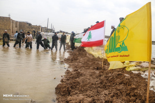 حضور جوانان لبنانی در امدادرسانی به مناطق سیل‌زده خوزستان