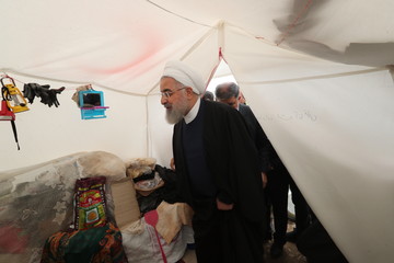 بازدید رئیس‌جمهور از روستای چم‌مهر