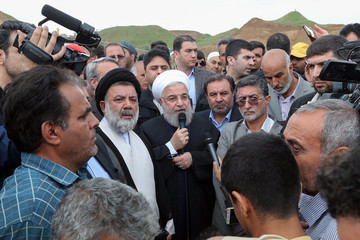 روحانی: بازسازی پل‌دختر، معمولان و مناطق آسیب‌دیده در اولویت است/ تا پایان کار کنار مردم هستیم