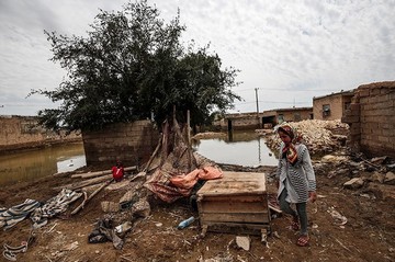 تلاش برای پاکسازی مناطق سیل‌زده حمیدیه
