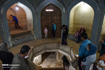 اول اردیبهشت، روز بزرگداشت سعدی شیرازی