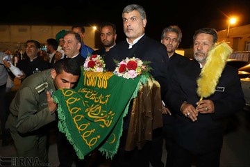 جشن ازدواج زوج جوان در اردوگاه اسکان شهید هاشمی اهواز