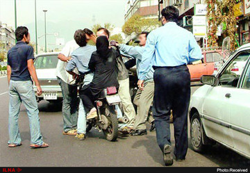 چاقوکشی و درگیری‌های منجر به قتل در تهران سر جای پارک/ انتقاد از سهل‌انگاری شهرداری در ساماندهی پارک‌های حاشیه‌ای