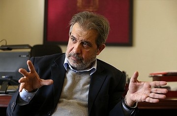حمیدرضا آصفی: «شیرینی دادن به ایران» دیگر جواب نمی دهد!