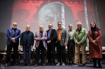 مراسم بزرگداشت علی‌اکبر صادقی نقاش پیشکسوت - پنجمین روز سی‌وهفتمین جشنواره جهانی فیلم فجر