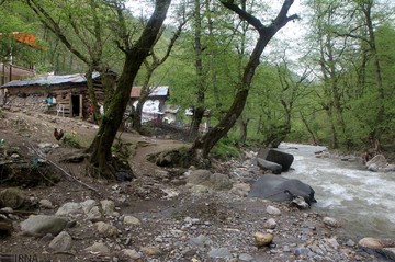 ساخت واحدهای مسکونی در حاشیه رودخانه‌ها و مسیل‌های استان گیلان