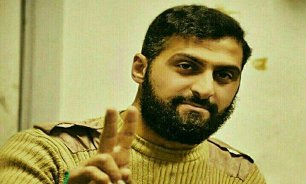 مدافع حرم خوشصدایی که لحظهای از دخترش جدا نمیشد مدافع حرم خوشصدایی که لحظهای از دخترش جدا نمیشد