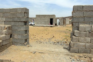 تحصیل دانش‌آموزان روستای رمین چابهار بدون برق و کولر