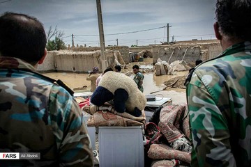 امدادرسانی به سیل‌زدگان هیرمند