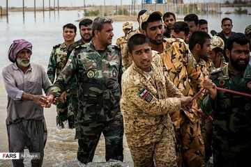امدادرسانی به سیل‌زدگان هیرمند