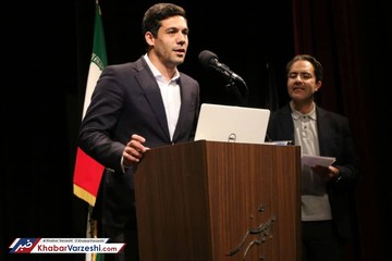 مراسم گلریزان جامعه فوتبال برای کمک به سیل‌زدگان