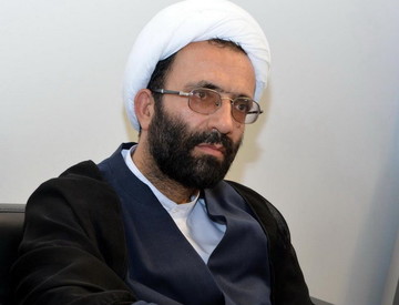 سلیمی نماینده محلات: نگاه به غرب معجزه‌ نمی کند