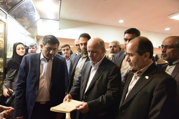 بازدید معاون رییس جمهور و استاندار البرز از موسسه سرم‌سازی رازی