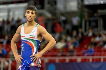 Iranian wrestler bags gold in Asian champs