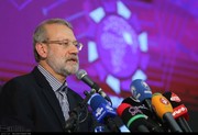 کنایه لاریجانی به ترامپ: روابط بین الملل شبیه تخته شطرنج است، بازیگران هرگز بازی را ترک نمی‌کنند