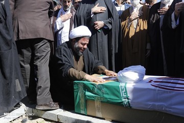 مراسم تشییع پیکر طلبه همدانی
