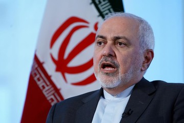 خداحافظی سفیر چین با ظریف/ عکس خداحافظی سفیر چین با ظریف/ عکس