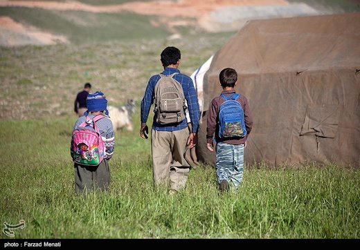 معلم کودکان کوچ نشین