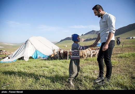 معلم کودکان کوچ نشین