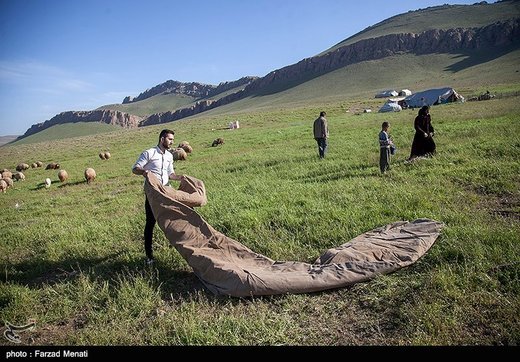 معلم کودکان کوچ نشین