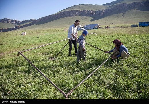 معلم کودکان کوچ نشین