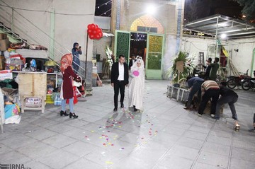 تحویل 12 سری جهیزیه به زوج های سیل‌زده پلدختری در بروجرد
