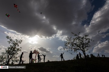 جشنوارۀ آسمان رنگارنگ در بوستان باراجین