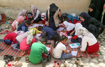 حضور کاروان پیک امید در معمولان لرستان
