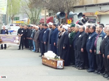 تشییع پیکر امام جمعه بیله سوار در گلزار شهدای سراب