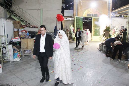 تحویل 12 سری جهیزیه به زوج های سیل‌زده پلدختری در بروجرد