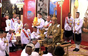 فیلم | تاجگذاری پادشاه تایلند بعد از عروسی جنجالی‌اش