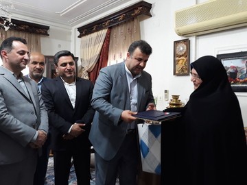 معلمان حقیقی جامعه، شهدا هستند