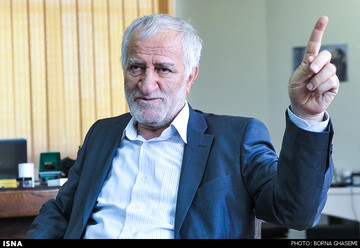 وزیر احمدی‌نژاد از لیست مستقل جبهه پایداری در انتخابات تهران خبر داد