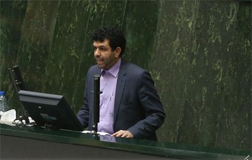 انتقاد از موضوع سهمیه‌بندی بنزین/ سران قوا تدبیری بیاندیشند