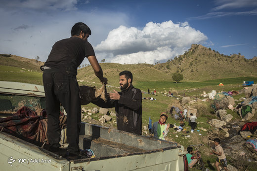 سیل‌زدگان لرستانی در پناه طبیعت
