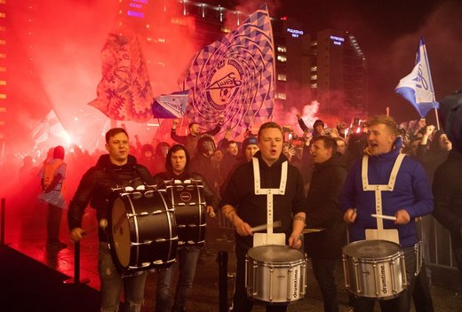 جشن شبانه قهرمانی سردار آزمون و یارانش در پولوکوو