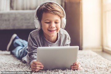 خطرناک بودن هدفون برای کودکان