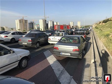 واژگونی پژو 207 در بزرگراه خرازی