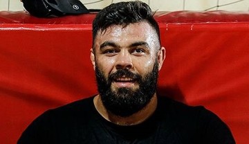 قهرمان MMA ایران این قرارداد مهم را در سنگاپور امضا کرد/عکس