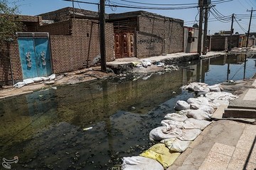پس زدگی فاضلاب در محله عین دو اهواز