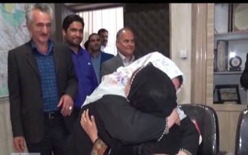  پایان چشم‌انتظاری ۲۵ روزه؛ «باران شیخی» بالاخره به آغوش مادر رسید/ عکس