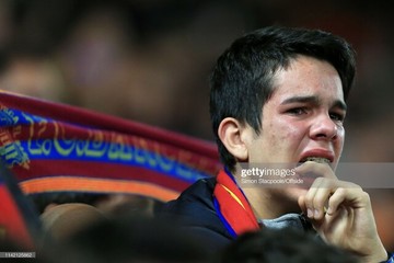 اشک‌های هوادار بارسلونا