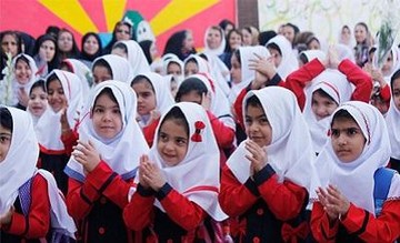 ساخت مجسمه توسط سمیرا ۷ ساله برای شهرداری تهران! ساخت مجسمه توسط سمیرا ۷ ساله برای شهرداری تهران!