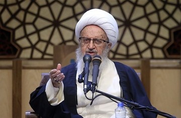 واکنش آیت‌الله مکارم‌شیرازی به اتفاقات اخیر: فضای مجازی باعث افزایش مفاسد اخلاقی است