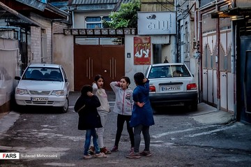 تصاویر | بازی در کوچه و خیابان به سبک بچه‌های دهه 90