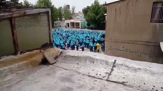 آقامون جنتلمن نیست! آقامون جنتلمن نیست!