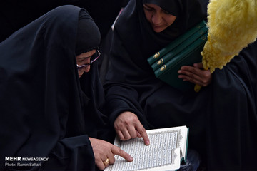 جزء خوانی قرآن کریم در حرم مطهر رضوی(ع)