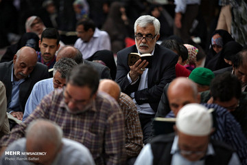 جزء خوانی قرآن کریم در حرم مطهر رضوی(ع)